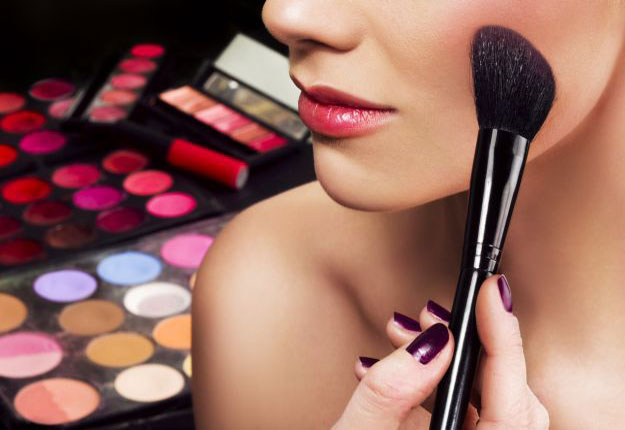 10 Makeup Secrets Pros Swear By