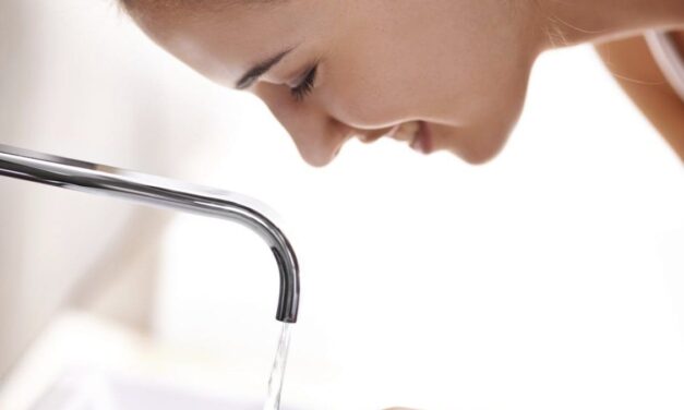 10 shower mistakes that can damage your hair and skin