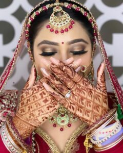 Nude Nails with a Twist