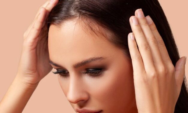 How to Treat and Prevent Itchy & Flaky Scalp in Winter